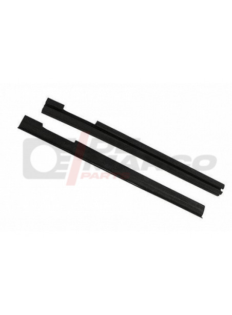 Window scraper inside vent wing, left and right, as pair for Cabrio Beetle and Super Beetle 1302/1303 (Top quality)