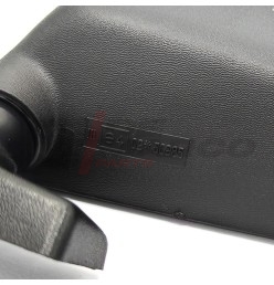 Detalle del retrovisor exterior de plástico izquierdo Renault 4