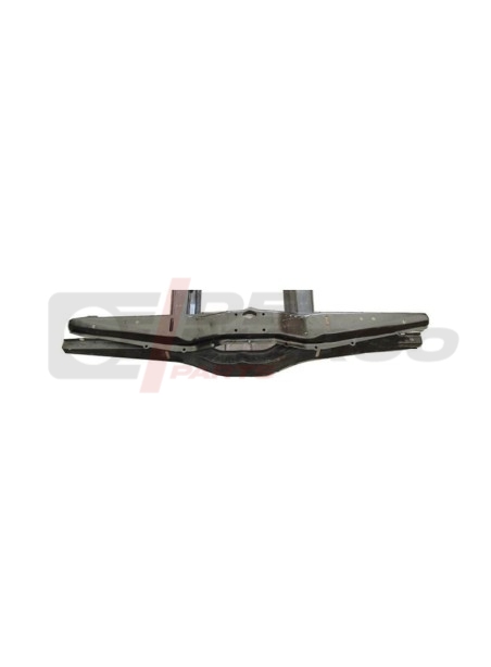 Travesaño delantero con orificio central para arranque Renault 4