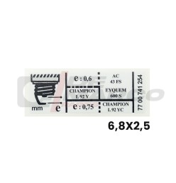Adhesivo blanco para tapa de válvulas en vehículos Renault 4, R5 y R6 antiguos con cilindrada de 956 cc y 1108 cc.
