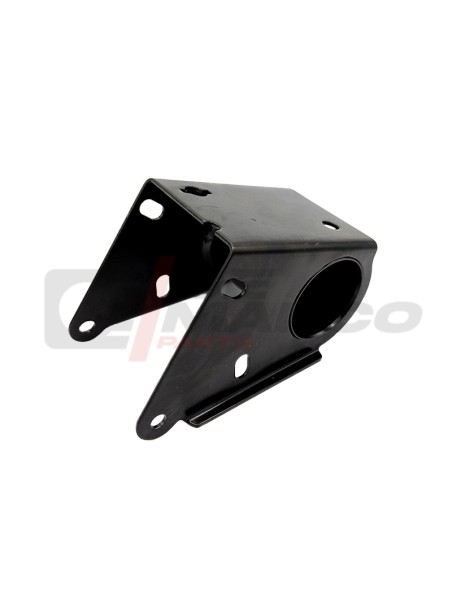 Soporte exterior del eje trasero izquierdo para R4, R6
